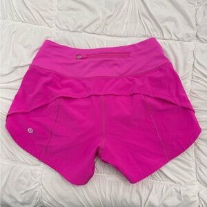 LULULEMON Speed Up Mid-Rise Lined
Short 4"
Colour pow pink
Size 2 Tall